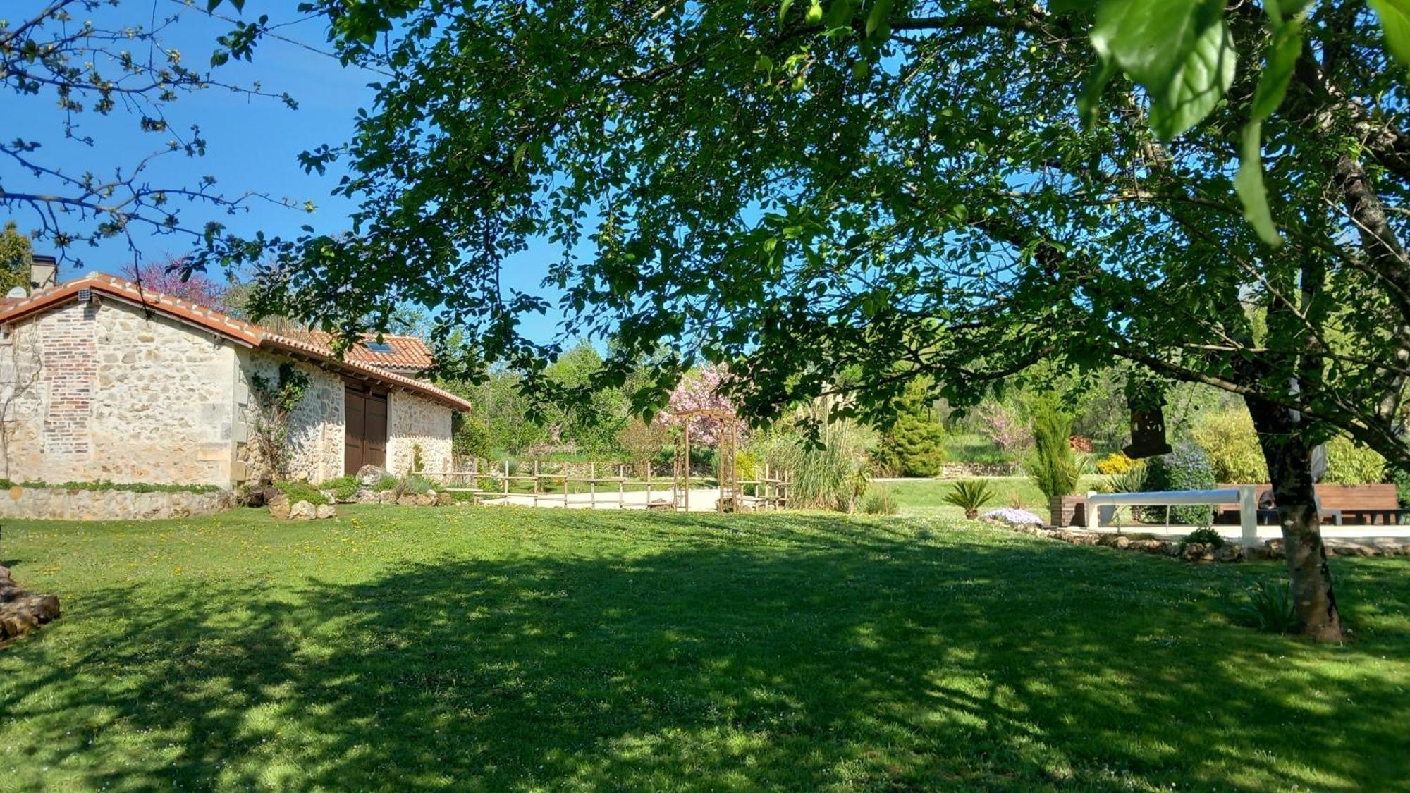 Lussas-et-Nontronneau Lpc Dordogne Holidays - Le Petit Coin מראה חיצוני תמונה